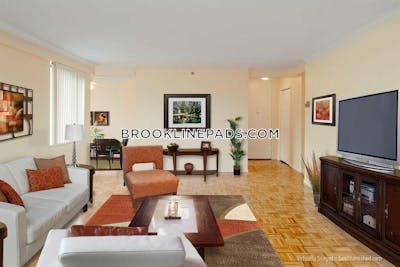 Brookline Nice 1 Bed 1 Bath available NOW on Beacon St. in Brookline   Washington Square - $2,800
